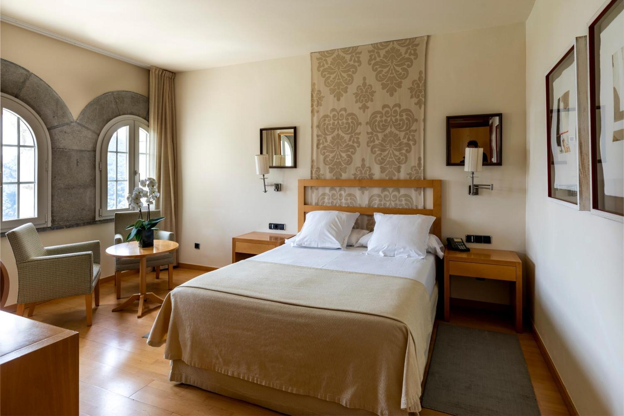 Parador De Vic-Sau Tavernoles Exterior photo